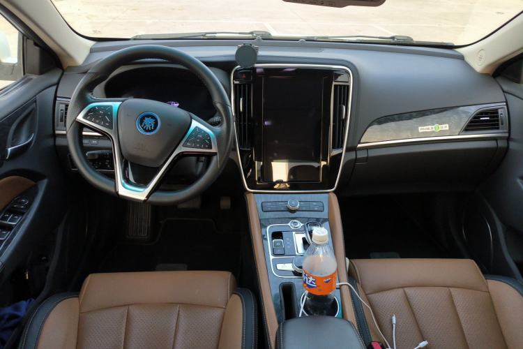 Used BYD Qin New Energy 2017 Qin EV300 Flagship Model Center Console