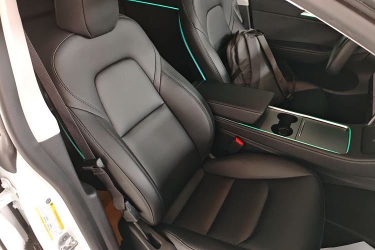 Used Tesla Model Y 2023 Rear-Wheel-Drive Version
