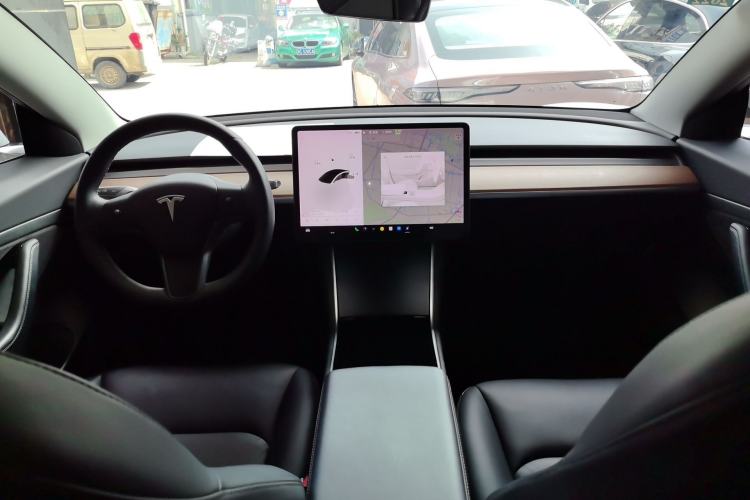 Used Tesla Model 3 2019 Standard Range Rear-Wheel Drive Upgraded Version (52 kWh) Center Console