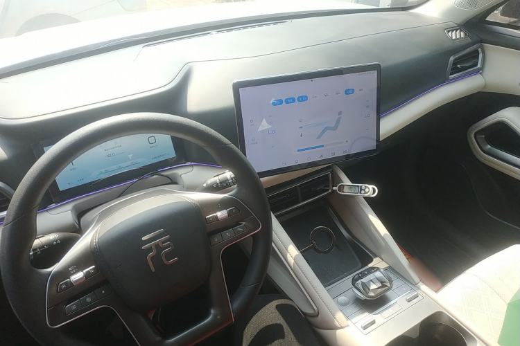 Used BYD Yuan UP 2024 301KM Leading Edition Center Console