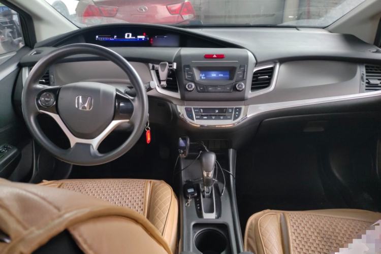 Used Honda Jade 2017 1.8L Automatic Classic Edition 5 seats Center Console