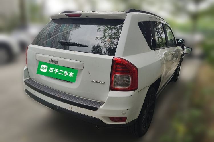 Used Jeep Compass 2013 2.0L two-wheel drive luxury version Rear Right 45 Deg