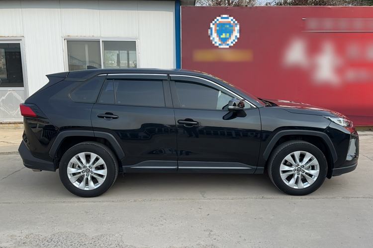 Used Toyota Wildlander 2022 Updated Version 2.0L CVT Two-Wheel Drive Leading Edition Exterior 5