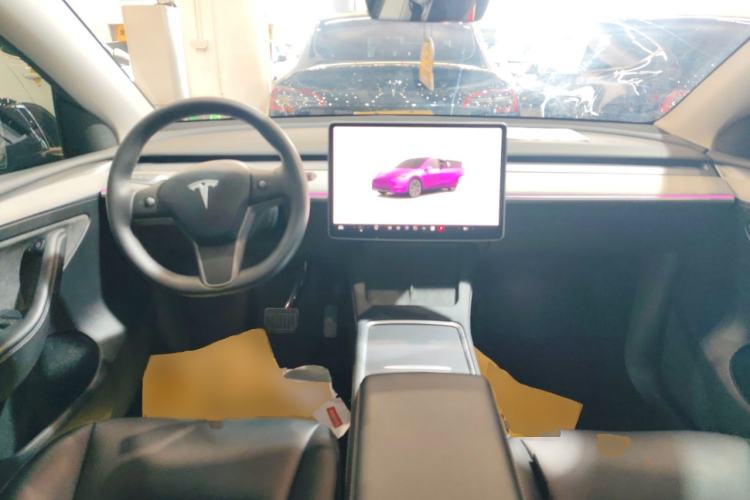 Used Tesla Model Y 2023 Long-Range All-Wheel-Drive Version Center Console