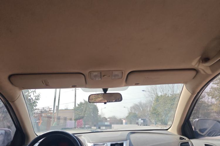 Used Hyundai Verna (older generation) 2010 Sedan 1.4L Manual Standard GL Model Headliner