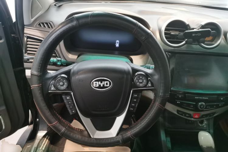 Used BYD S7 2015 2.0T Upgraded Automatic Flagship Version Steering Wheel