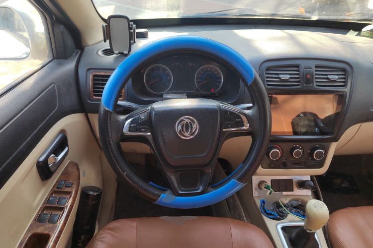 Used Dongfeng Fengon 330 2014 1.5L Manual Utility Version DK15 Steering Wheel