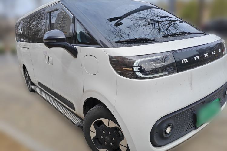 Used SAIC MAXUS Dana V1 2024 M1 Long-Wheelbase Low-Roof Passenger Version (64 kWh)
