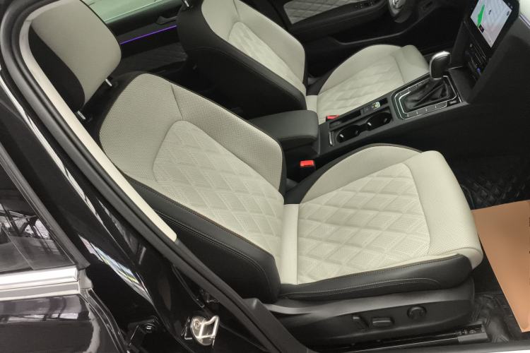 Used Volkswagen Magotan 2023 2 Million Units Commemorative Edition 330TSI DSG Luxury Version
