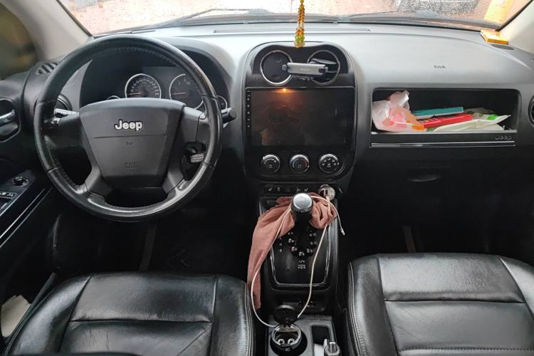 Used Jeep Compass 2010 2.4L four-wheel drive sport version
