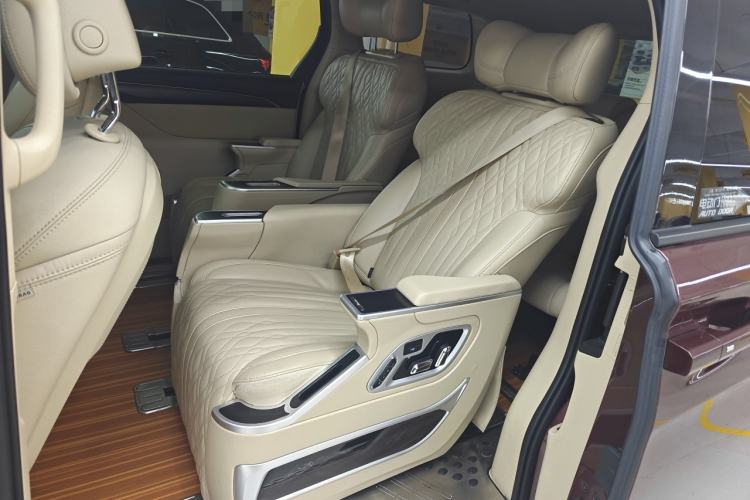 Used Buick GL8 2022 ES Landtrek 653T Luxury Edition