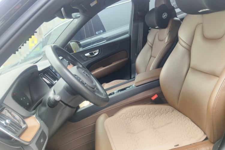 Used Volvo XC60 2024 B5 4x4 Smart Luxury Edition Left Front Seat