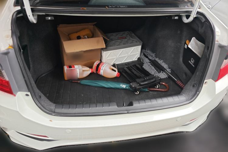 Used Honda Crider 2015 1.8L automatic luxury edition
