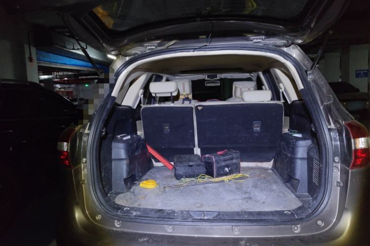 Used JMC Yusheng S350 2013 2.4T Manual Two-Wheel Drive Diesel Ultra-Luxury 5-Seater
