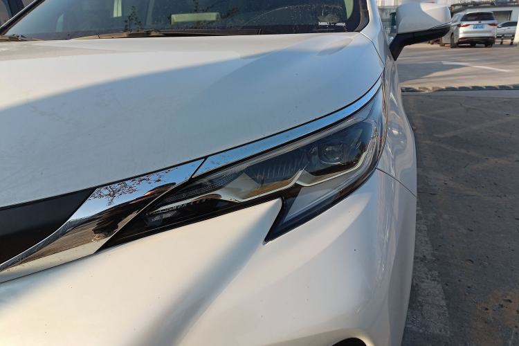 Used Toyota Granvia 2023 2.5L Hybrid Comfort Edition
