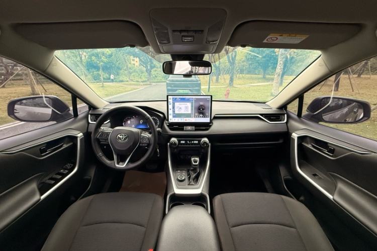 Used Toyota RAV4 2022 2.0L CVT Two-Wheel Drive Urban Edition Interior 2