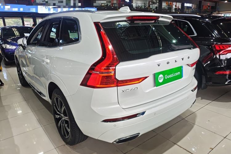 Used Volvo XC60 2020 T5 4x4 Smart Luxury Edition Exterior 2