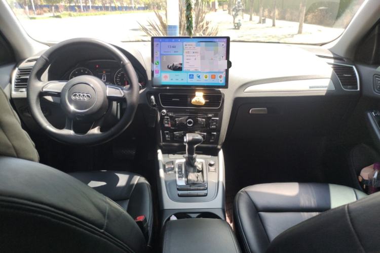 Used Audi Q5 2015 40 TFSI Trendy Edition Center Console