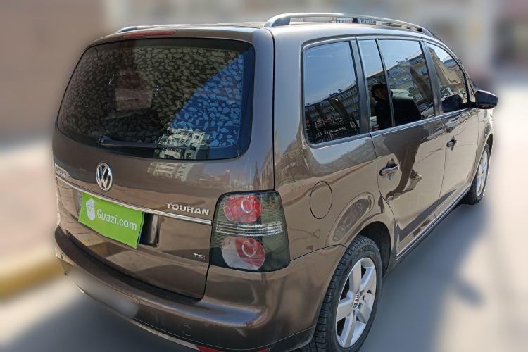 Used Volkswagen Touran 2014 1.4T DSG 30th Anniversary Edition Rear Right 45 Deg