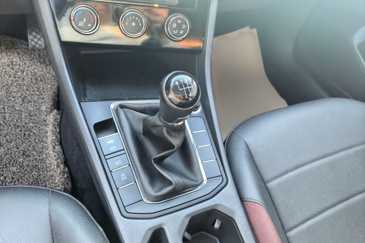 Used Volkswagen Bora 2019 1.5L Manual Comfort Version
