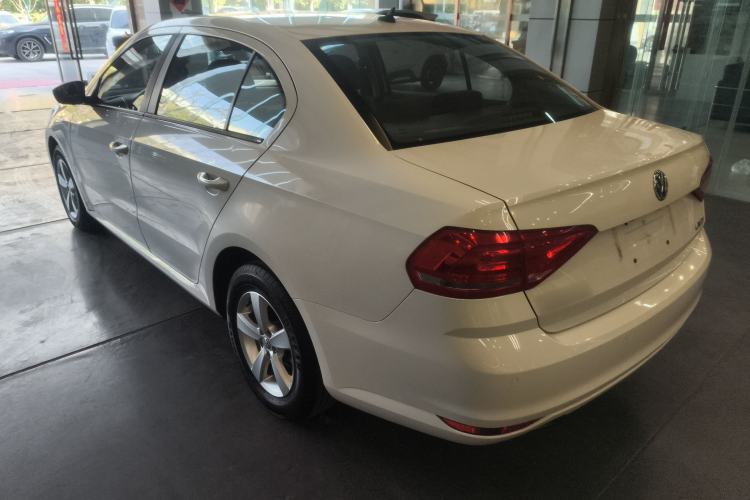 Used Volkswagen Lavida 2015 1.6L Automatic Fashion Edition
