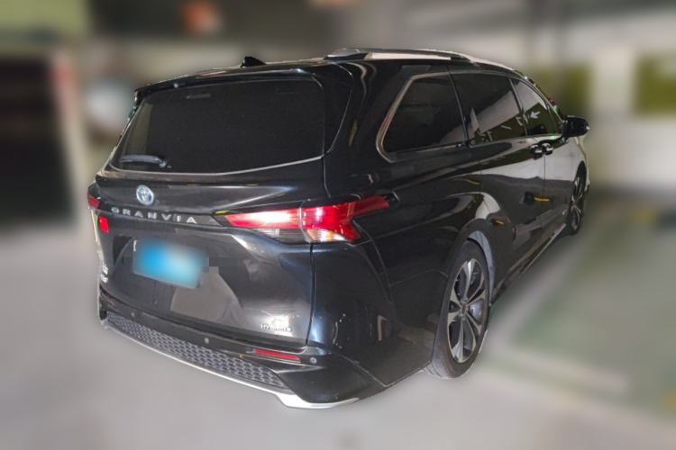 Used Toyota Granvia 2022 2.5L Hybrid Prestige Edition Rear Right 45 Deg