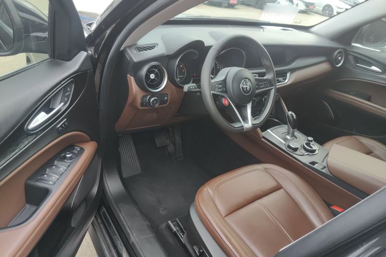 Used Alfa Romeo Stelvio 2017 2.0T 200HP Luxury Edition
