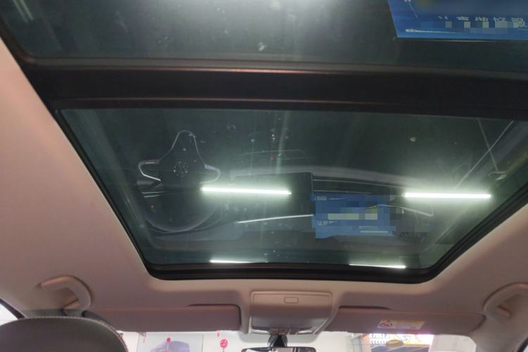 Used Volkswagen Tiguan L 2024 Outstanding Model 330TSI Automatic Two-Wheel Drive R-Line Dragon Glory Edition Headliner