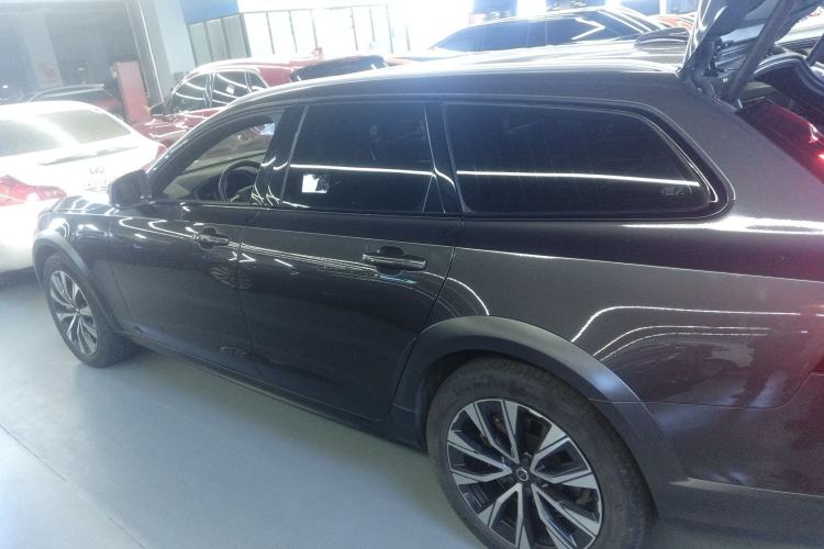 Used Volvo V90 2022 Cross Country B5 AWD Smart Range Edition