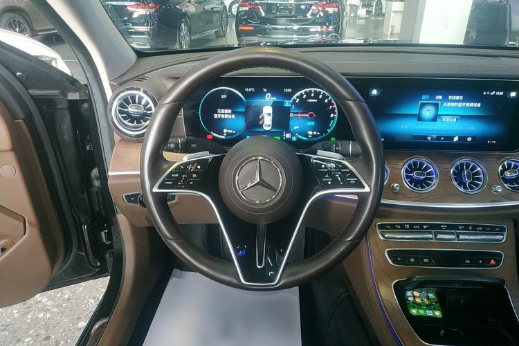 Used Mercedes-Benz E-Class New Energy 2022 Second Facelift E 350 e L Plug-in Hybrid Sedan Steering Wheel