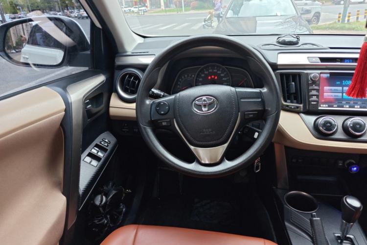 Used Toyota RAV4 2013 2.0L CVT Two-Wheel Drive Urban Edition