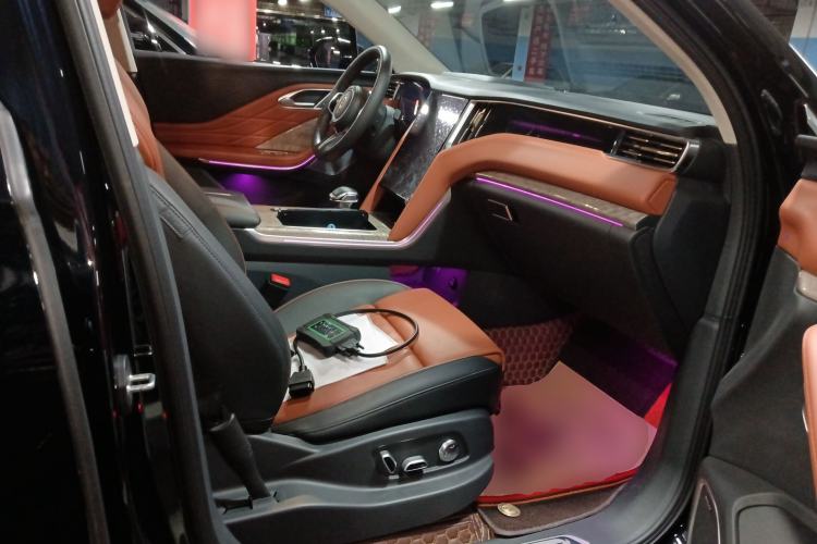 Used Hongqi HS7 2023 2.0T Automatic All-Wheel Drive Flagship Edition 7 Seats Right Front Seat