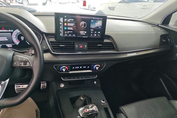 Used Audi Q5L 2022 Updated 40T Luxury Dynamic Edition Center Console