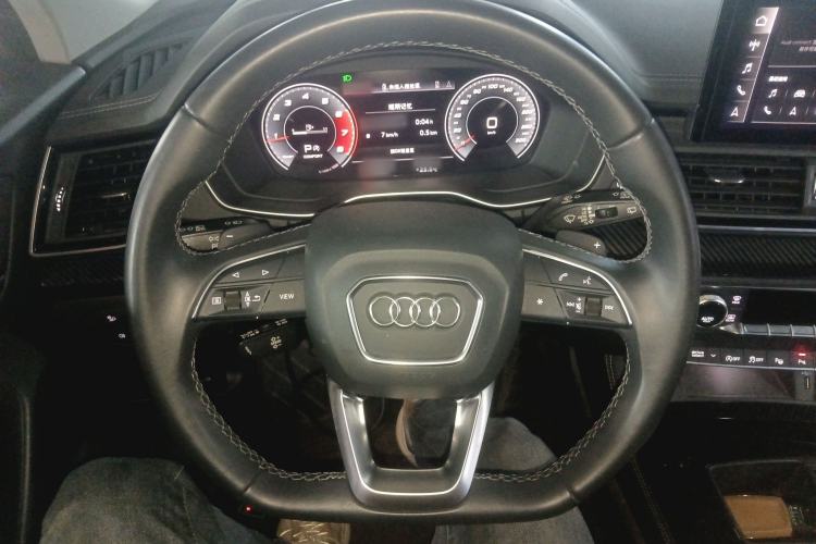 Used Audi Q5L 2022 40T Luxury Dynamic Model Steering Wheel