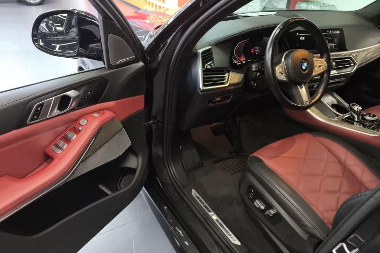 Used BMW X5 2022 xDrive 40Li Luxury Edition M Sport Package