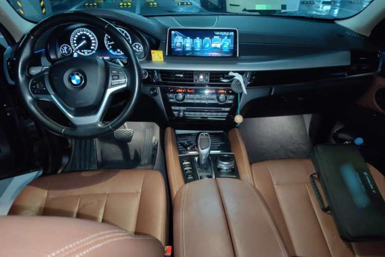 Used BMW X6 2017 xDrive35i Leading Model Center Console