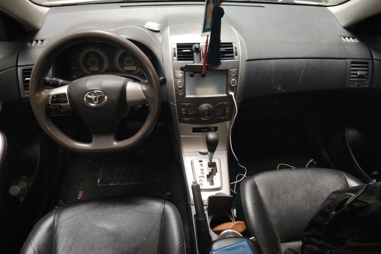 Used Toyota Corolla 2013 Special Edition 1.6L Automatic GL Cool Model Center Console