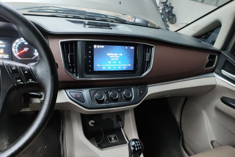 Used FORTHING Lingzhi 2020 M5L 1.6L Luxury 7-Seater
