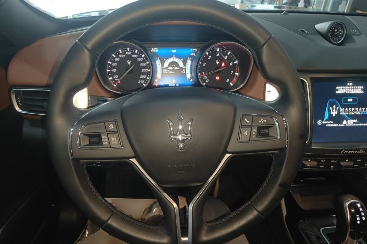 Used Maserati Levante 2016 3.0T Standard Edition Steering Wheel