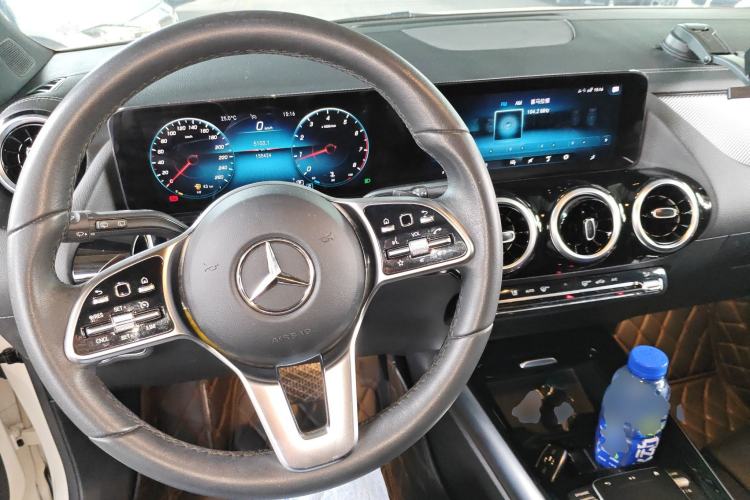 Used Mercedes-Benz GLA 2020 GLA 180 Center Console