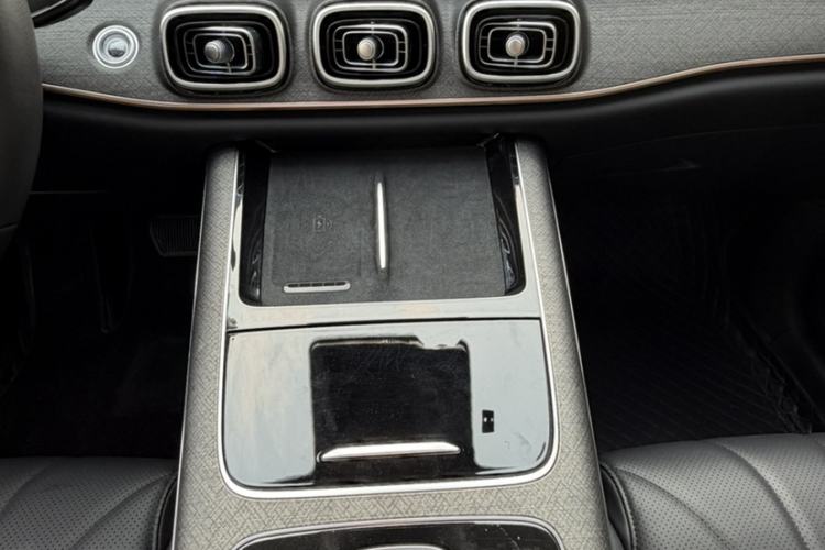 Used Chery Tiggo 9 2023 2.0T Dual-Clutch Two-Wheel Drive Prestige Version 5 Seats Audio And AC Panel