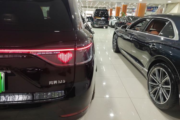 Used Hima AITO M9 2025 Extended-Range Ultra Version 52 kWh 6-Seater