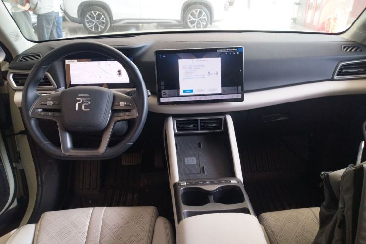 Used BYD Yuan UP 2025 Intelligent Driving Version 401 km Beyond-Range Edition