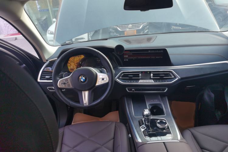 Used BMW X5 2022 xDrive 30Li Luxury M Sport Package
