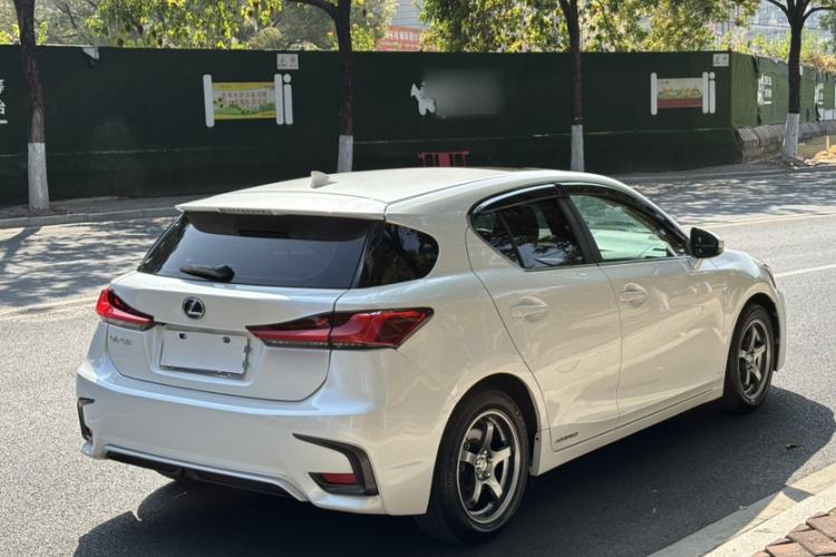 Used Lexus CT 2017 CT200h Comfort Edition Monochrome China V Standard