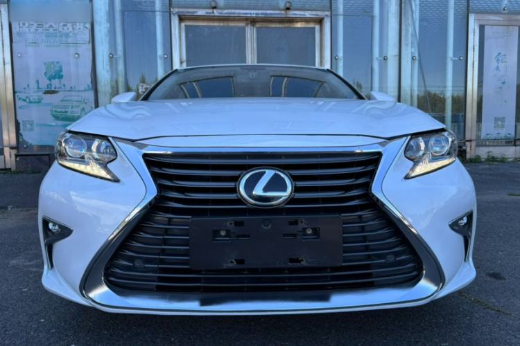 Used Lexus ES 2016 200 Midnight Special Limited Edition
