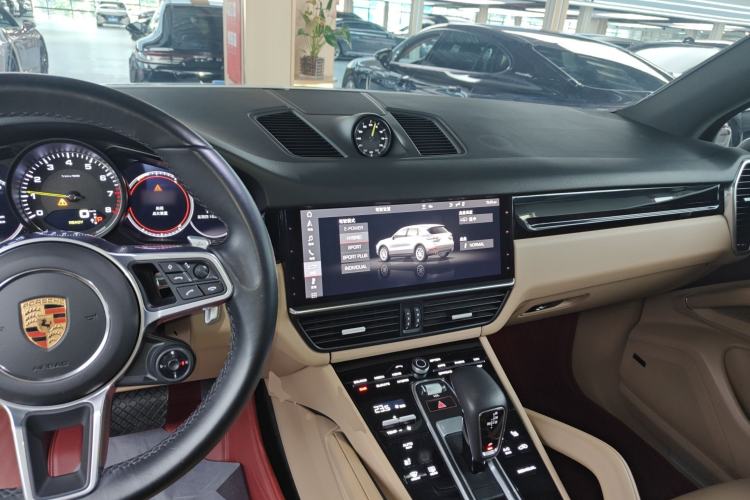 Used Porsche Cayenne E-Hybrid 2021 Cayenne E-Hybrid 2.0T Center Console