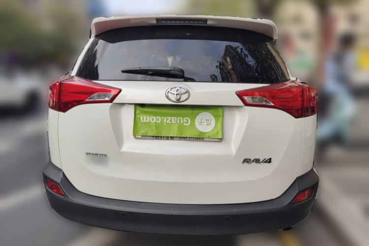 Used Toyota RAV4 2015 2.0L CVT Two-Wheel Drive Fashion Edition Rear