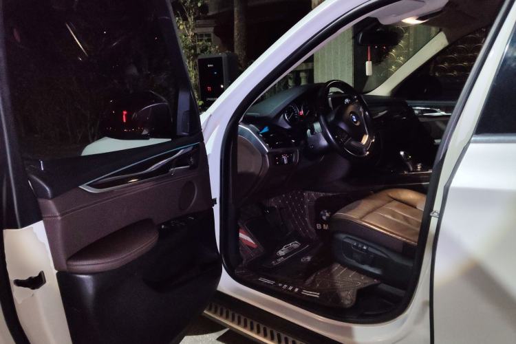 Used BMW X5 2017 xDrive28i
