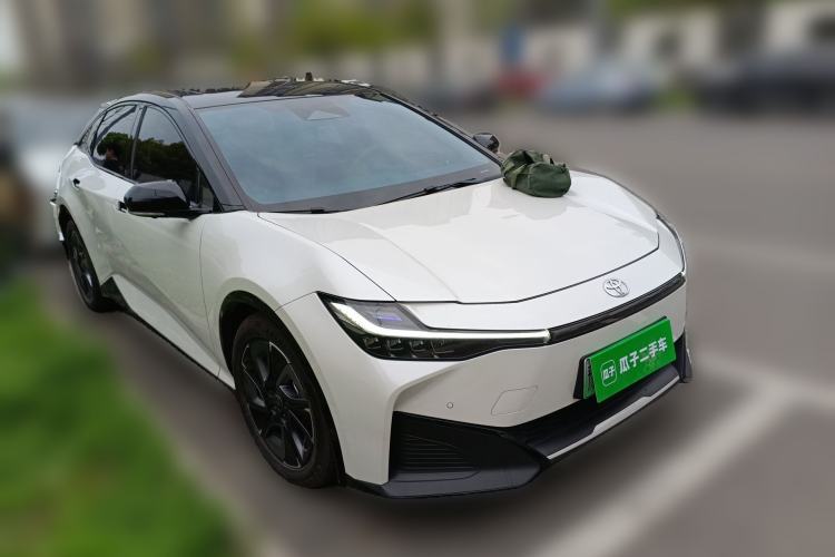 Used Toyota bZ3 2023 616 km Long-Range Premium Front Right 45 Deg